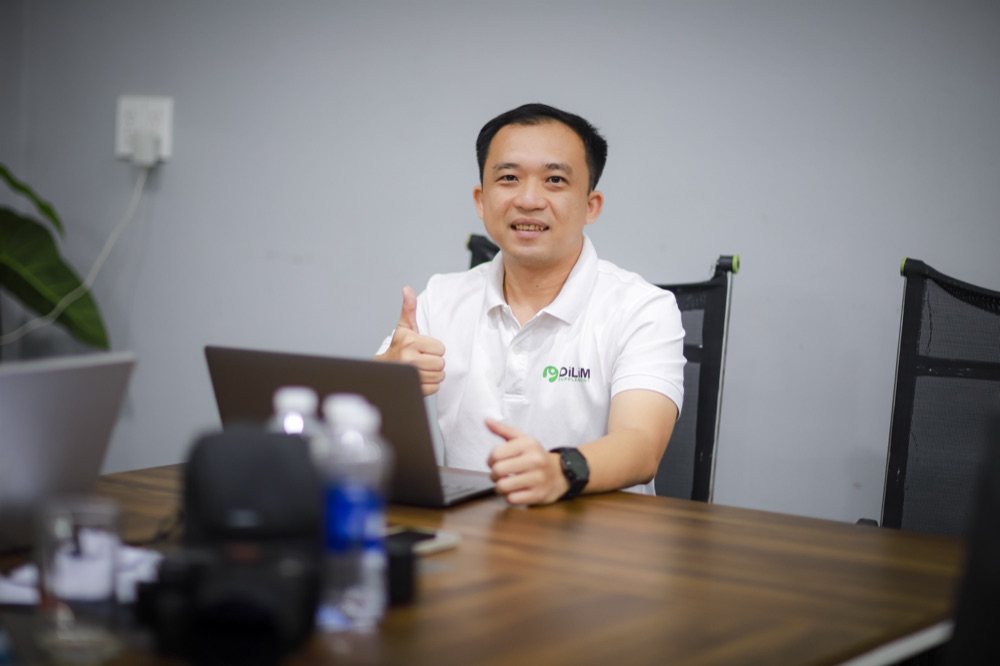 ThS. Phan Hồng Sơn tại văn phòng DiLi Supplement